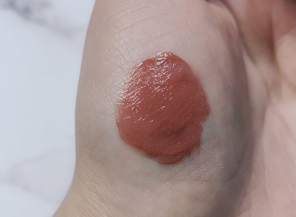 ジューシーラスティングティント/rom&nd/リップティントを使ったクチコミ（2枚目）