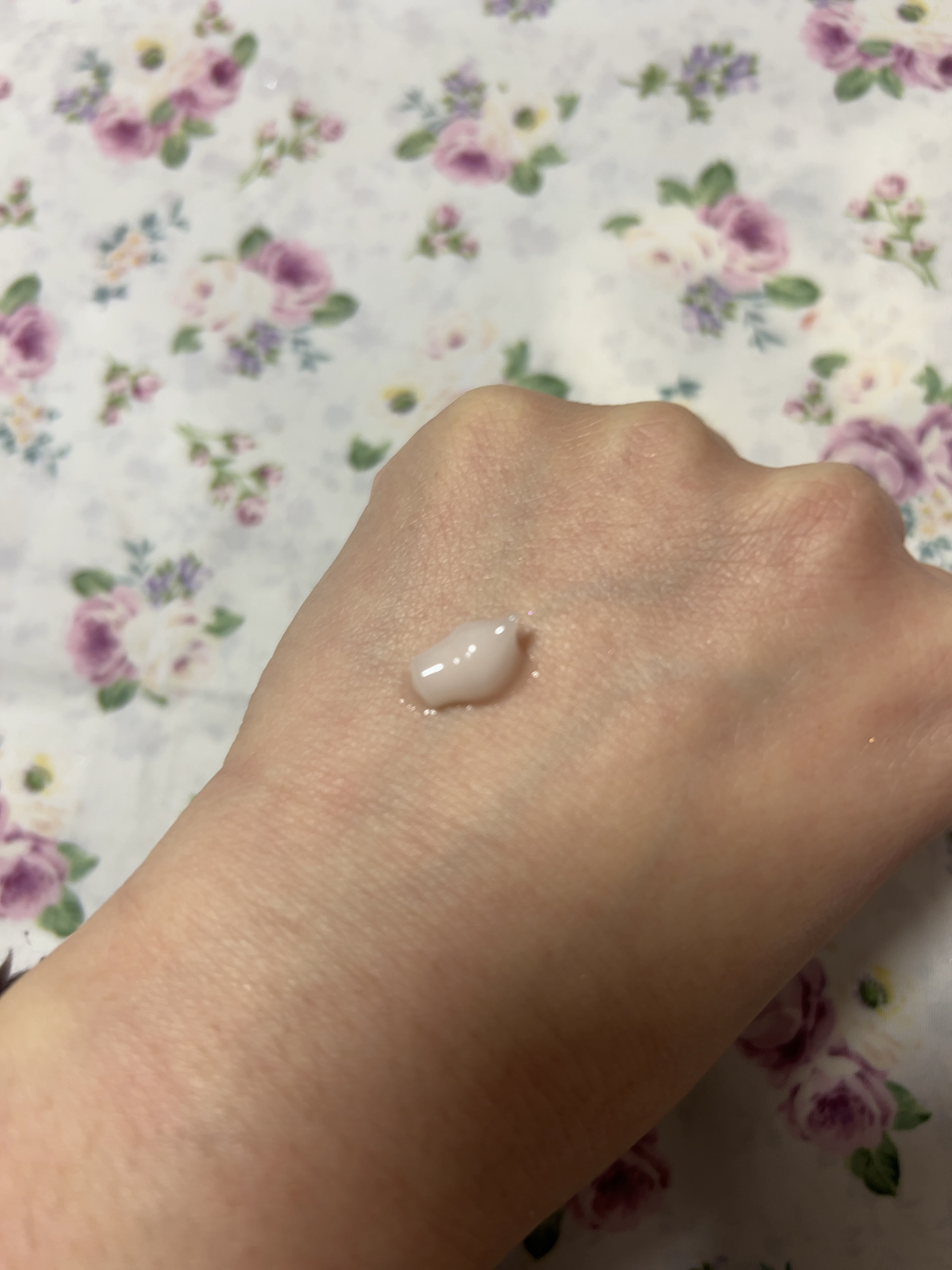 テール ド ルミエール ハンドクリーム/L'OCCITANE/ハンドクリームを使ったクチコミ（2枚目）