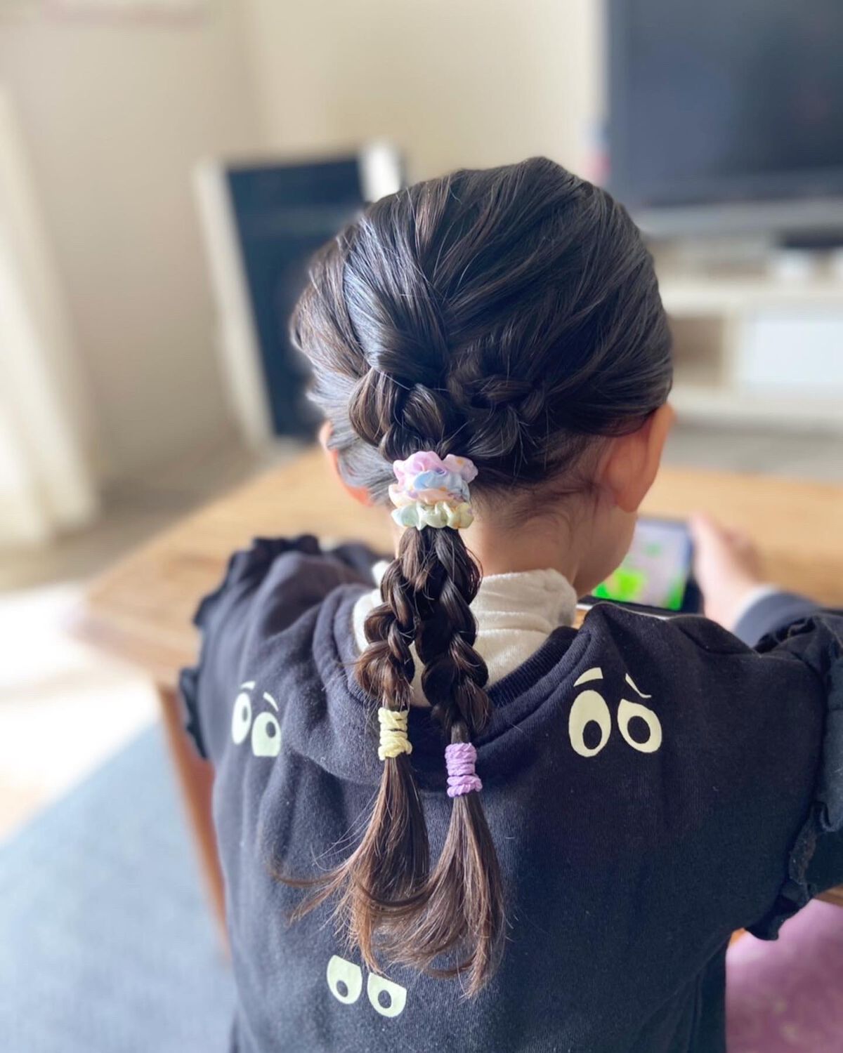 Yuki on LIPS 「4歳娘のヘアアレンジ♡三つ編みとポニーテールアレンジです👧🏻✨..」(2枚目)