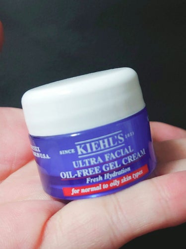 Kiehl's キールズ UFオイルフリー ジェルのクチコミ「🌟Kiehl's🌟キールズ UFオイルフリー ジェル🌟
毛穴に効くらしいので美容液とセットで使.....」（1枚目）