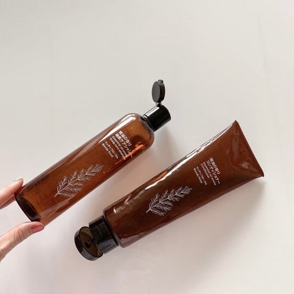 精油の香り 地肌ケアシャンプー/コンディショナー ウッディフローラルの香り/無印良品/市販シャンプーを使ったクチコミ(1枚目)