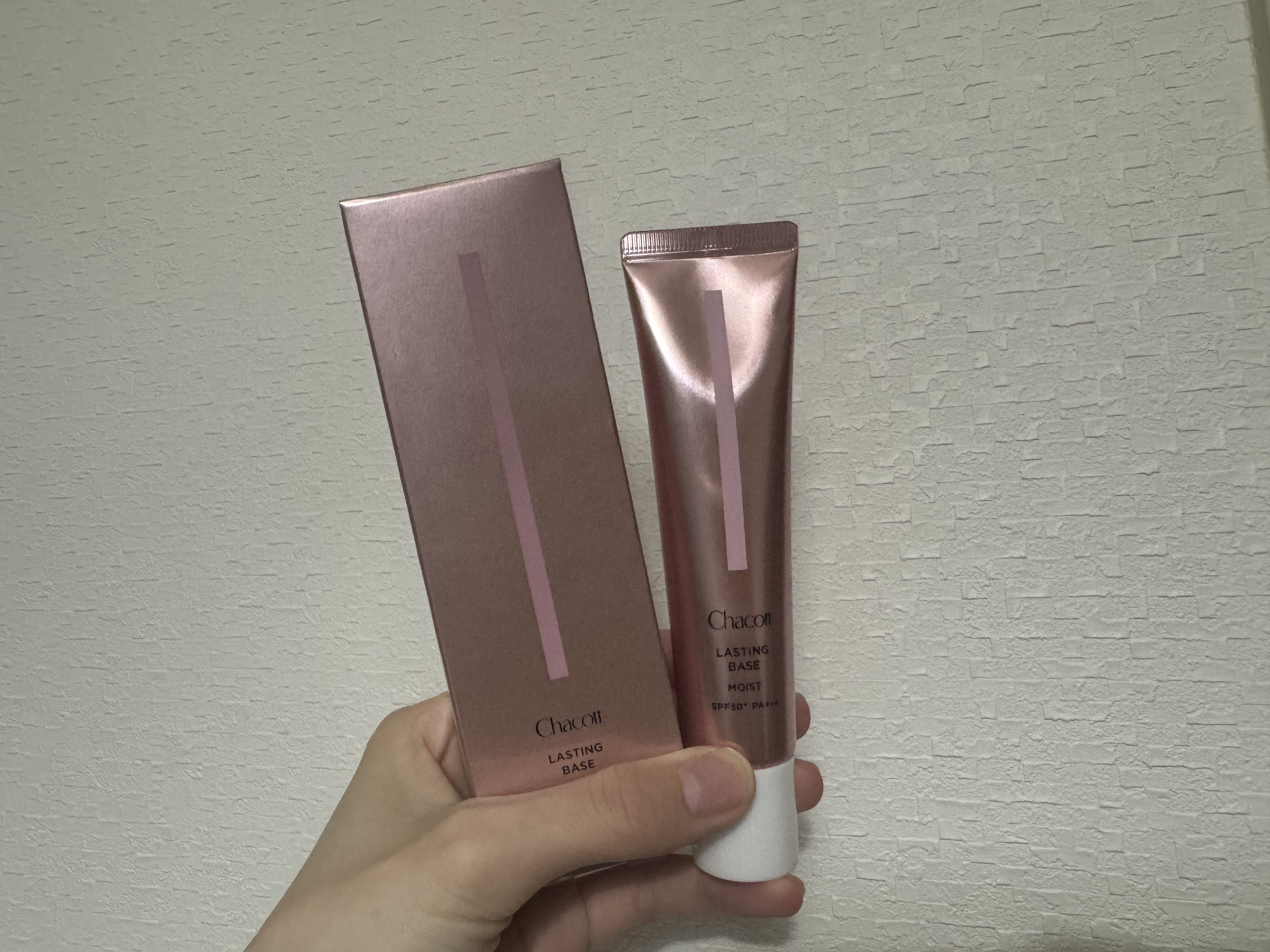 冬はこれ！

いいね、保存、フォローいつもありがとうございます🙇‍♂️

今回紹介するのは、チャコット・コスメティクスのラスティングベース モイストCです！

チャコット・コスメティクス
ラスティングベース モイストC
¥1,760(税込