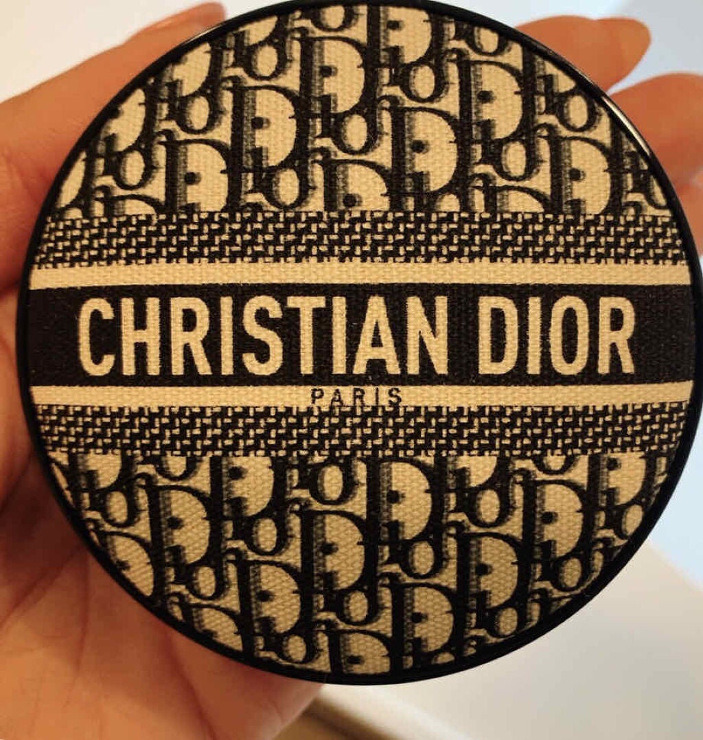 ディオールスキン フォーエヴァー クッション ディオールマニア エディション/Dior/クッションファンデーションを使ったクチコミ(1枚目)