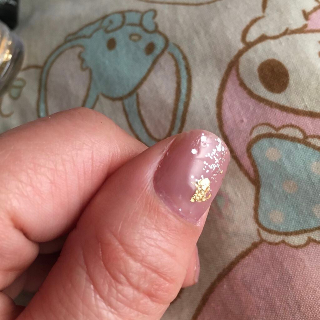 snowy on LIPS 「今日のネイル。ネイルタウンのニュアンスグリッターとしずくネイル..」(3枚目)