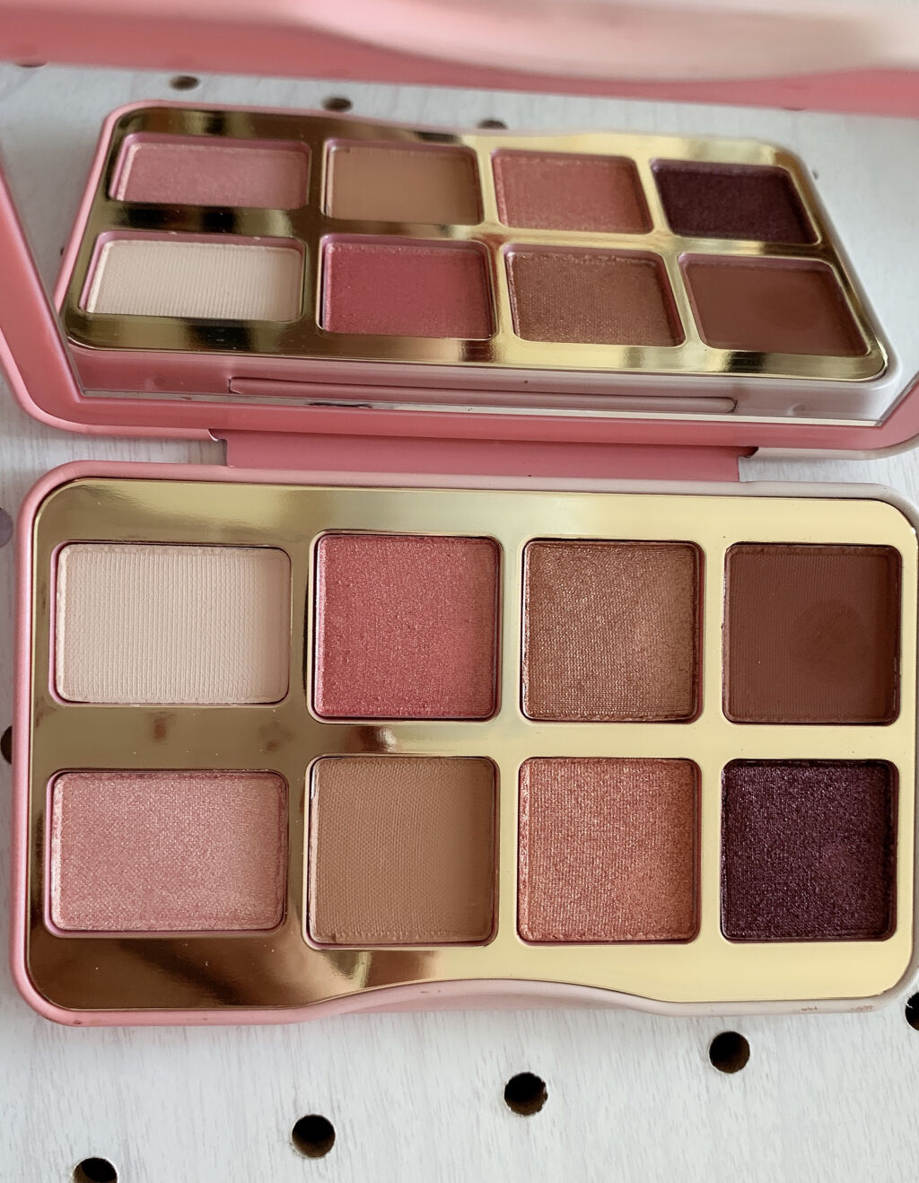 ティックルドピーチ ミニ アイシャドウ パレット/Too Faced/アイシャドウパレットを使ったクチコミ（2枚目）