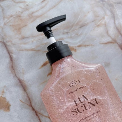 スクラブボディウォッシュ フラワーマーケット ホワイトチューリップ/LUV SCENT/ボディスクラブを使ったクチコミ(4枚目)