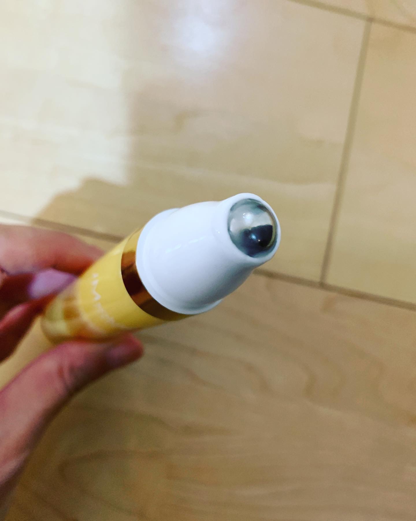 V9ビタミンアンプルロールオンアイクリームクリア/JMsolution/アイケア・アイクリームを使ったクチコミ（1枚目）