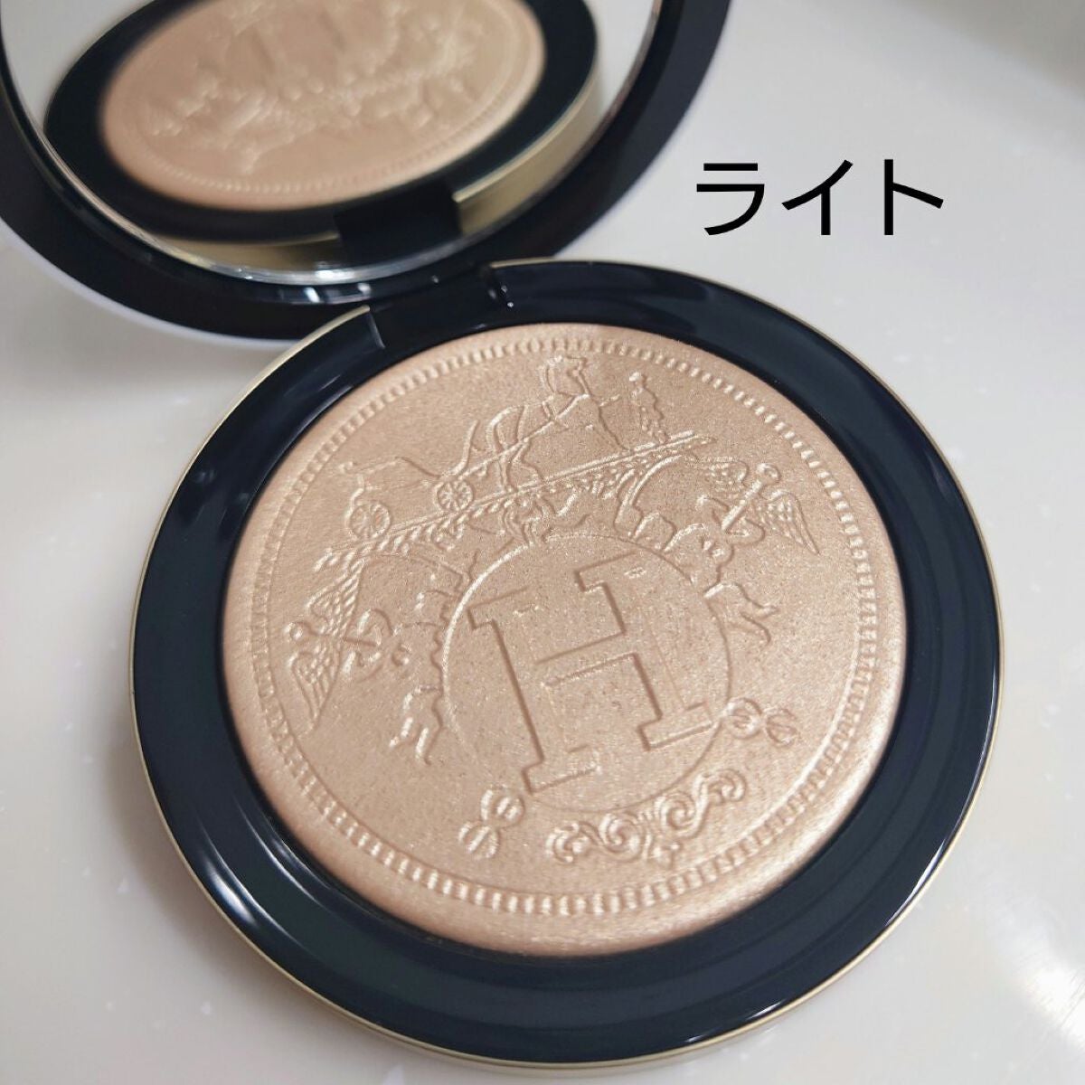 プードル オルフェーヴル フェイス&アイ イルミネイティングパウダー/エルメス/プレストパウダーを使ったクチコミ(2枚目)