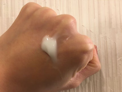 チェリーブロッサム ソフトハンドクリーム/L'OCCITANE/ハンドクリームを使ったクチコミ(3枚目)