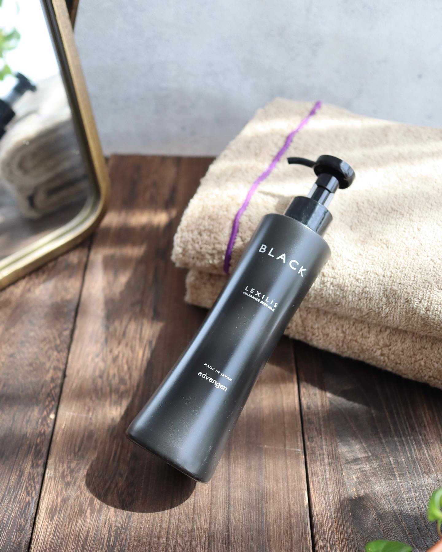 ブラック フレグランス ボディミルク/LEXILIS/ボディミルクを使ったクチコミ（2枚目）