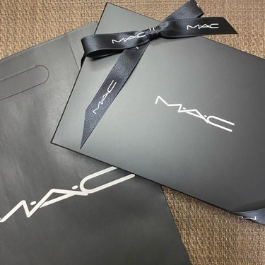 M・A・C プレップ プライム フィックス+のクチコミ「誕生日に大好き ぷぅぴぃさん💓 から
プレゼントが届いたよ〜〜🥺❤️❤️❤️

⊹ ࣪˖ ┈┈.....」（2枚目）