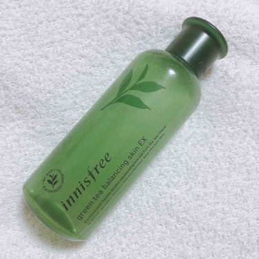 イニスフリーのグリーンティーシリーズの化粧水。

とろみがあってすごく香りがいいです♡
伸びがよくしっかり保湿もされ
インナードライが治りました♡