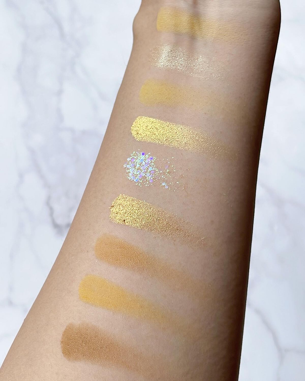 marie___1104 on LIPS 「【意外と知らない!イエローメイクに似合う色💛】最近イエローアイ..」(3枚目)