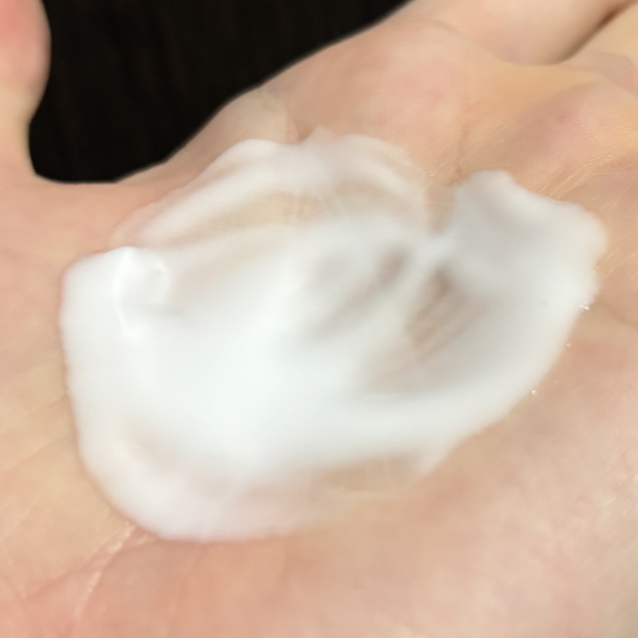 Dior クレンジング ミルク ピュリフィアンのクチコミ「Diorのクレンジング ミルク ピュリフィアンを購入しました！

価格は少しお高めの¥7,04.....」（2枚目）