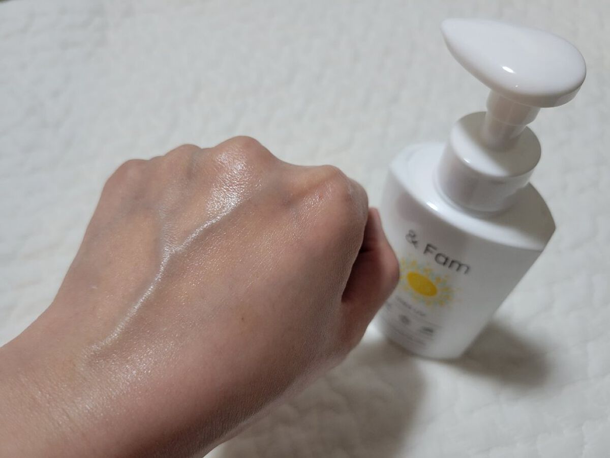 マイルドUV SPF33 PA＋＋＋/＆ Fam/日焼け止めジェルを使ったクチコミ（3枚目）