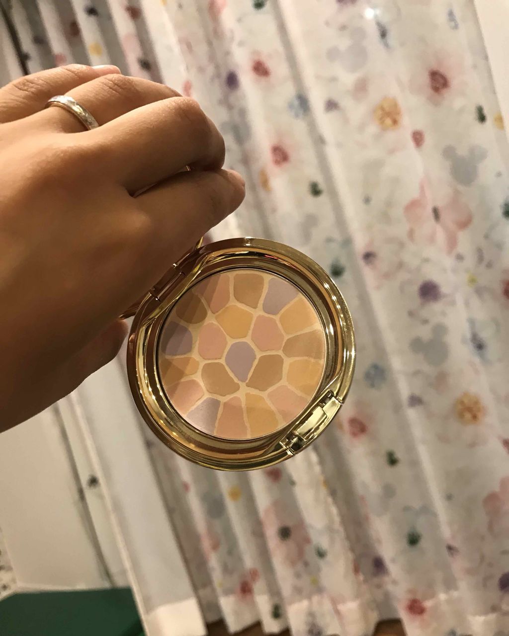 ラ プードル オートニュアンス/Elégance/プレストパウダーを使ったクチコミ(2枚目)