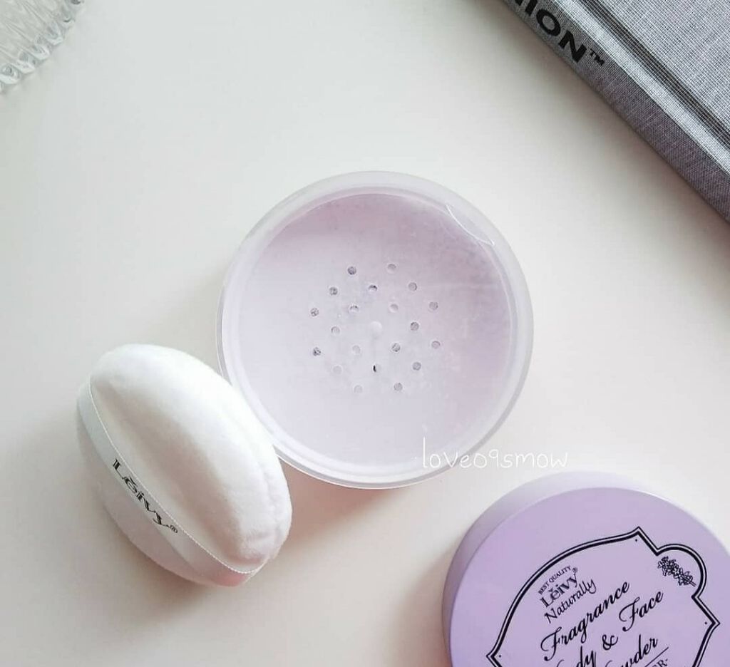 フレグランス ボディ＆フェイスパウダー ラベンダー/Leivy/ルースパウダーを使ったクチコミ（2枚目）
