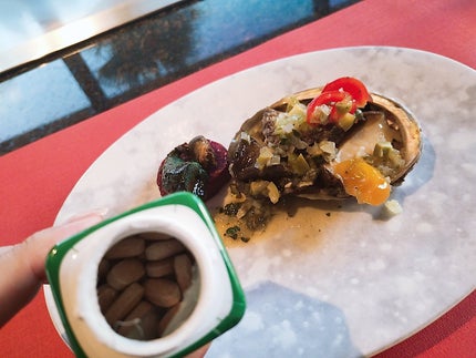 mcgroupakiko on LIPS 「韓国に遊びに行くと免税店で必ず購入するのが【アモーレパシフィッ..」(4枚目)