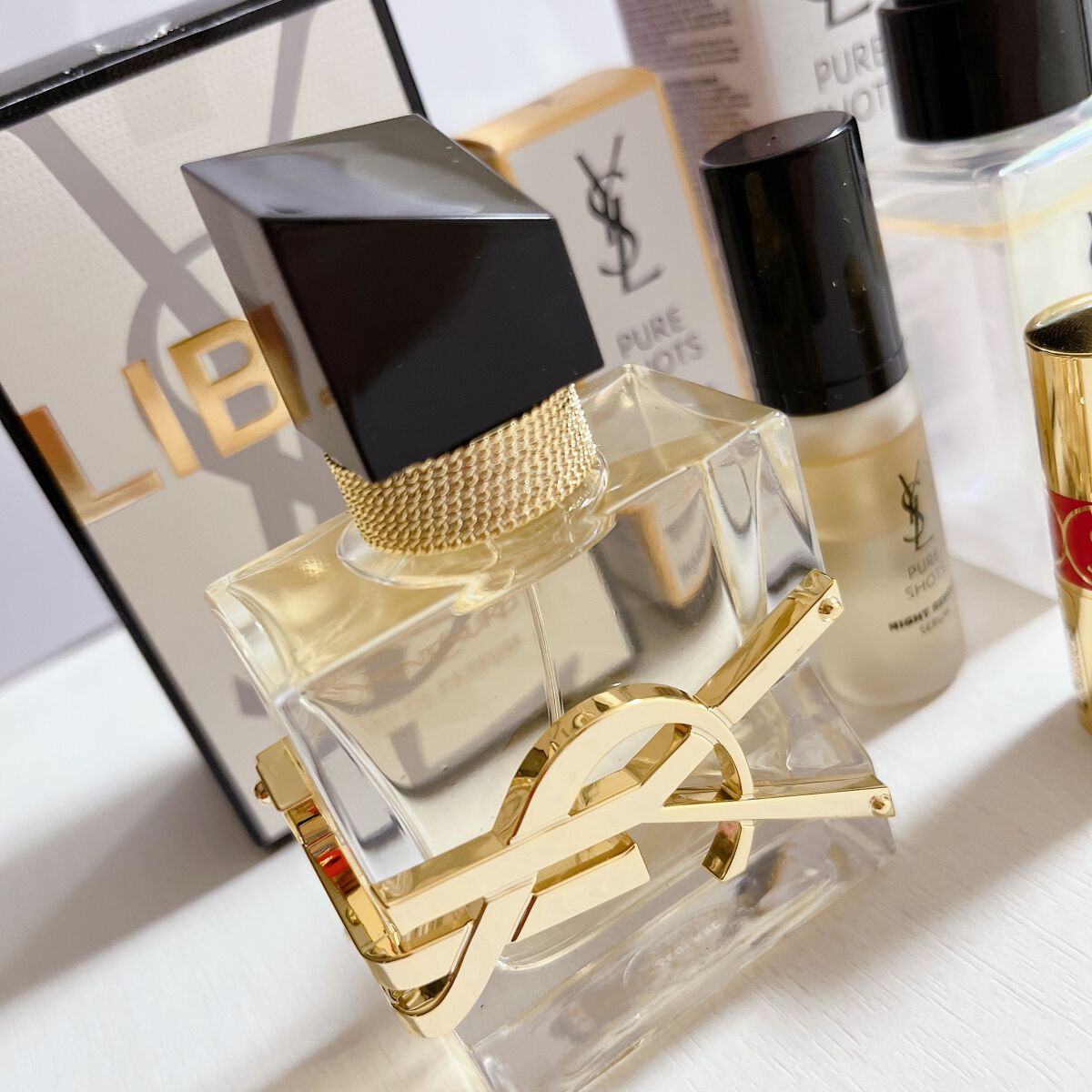 ルージュ ヴォリュプテ シャイン/YVES SAINT LAURENT BEAUTE/口紅を使ったクチコミ(2枚目)