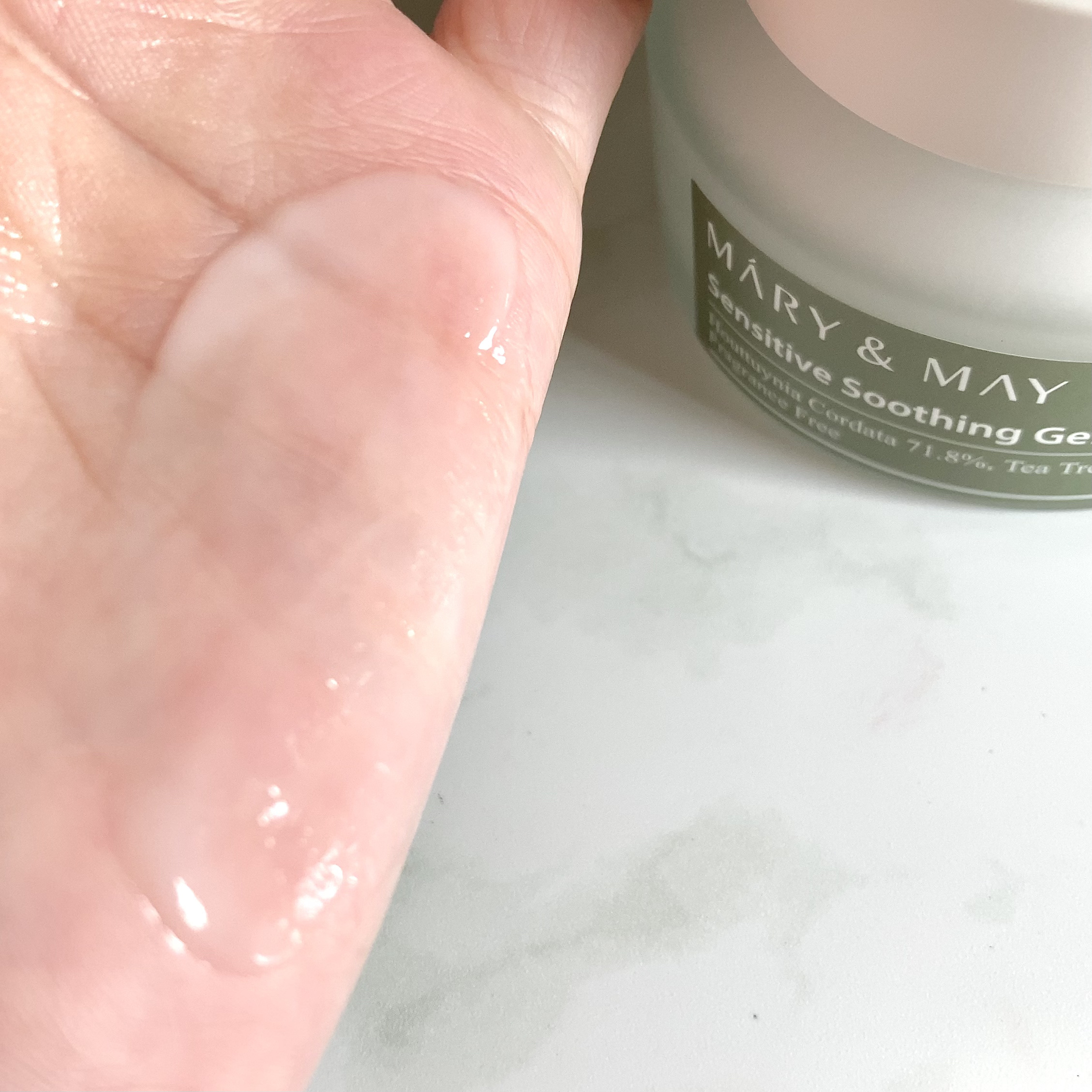 センシティブ スージングジェル/MARY&MAY/フェイスクリームを使ったクチコミ（3枚目）