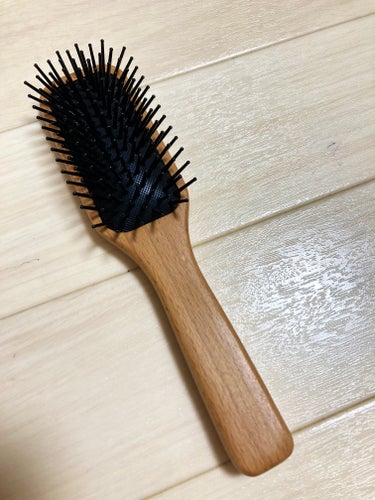 無印良品 ブナ材ヘアブラシ ミックス毛のクチコミ「無印良品　ヘアブラシ　ブナ材　890円
頭皮に優しい♪

これまで、100円のくしを使用してい.....」（1枚目）