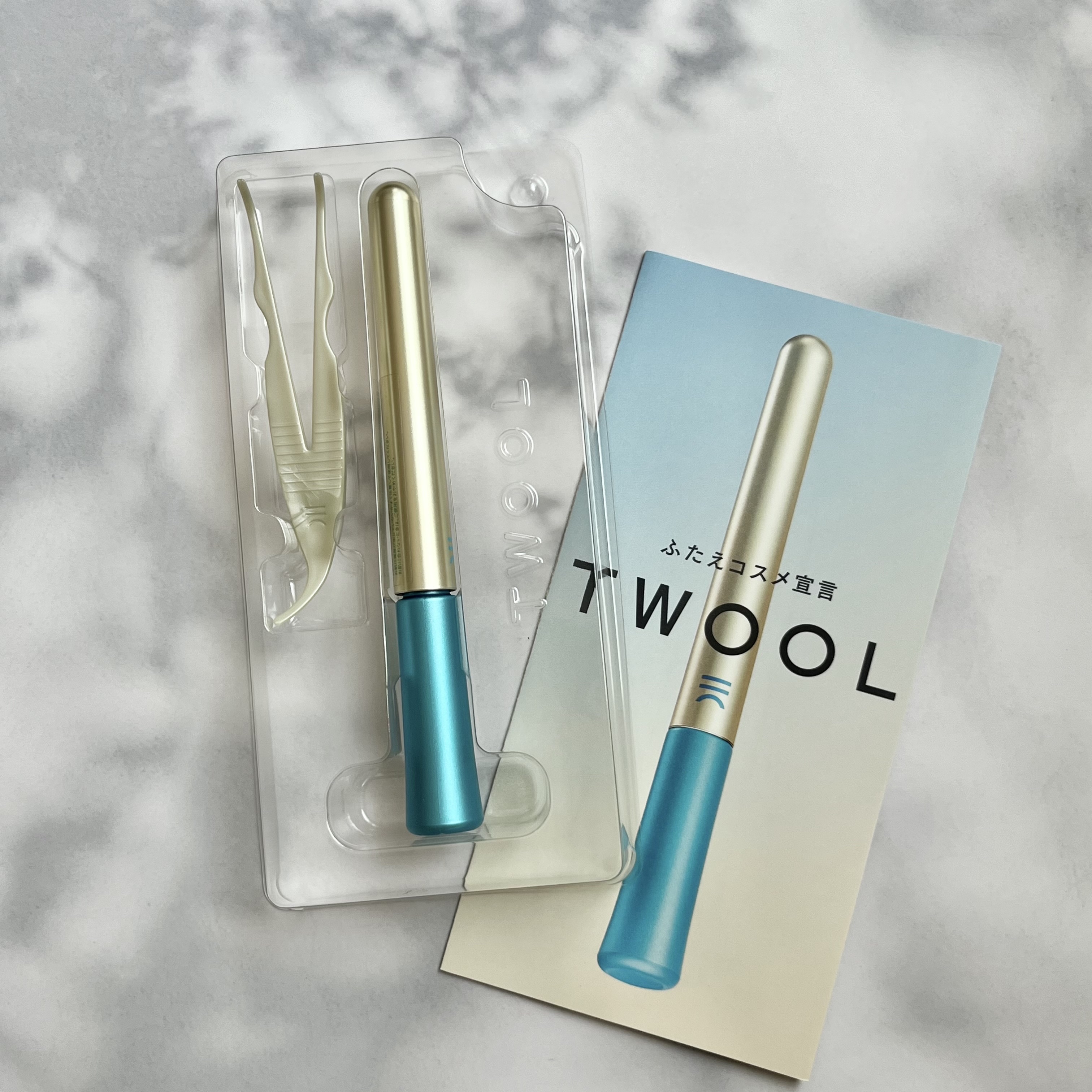 激重奥二重がふたえコスメ試してみた！

使用したのは
TWOOL ダブルアイリッドハイブリットフィルム

生まれてから30年、
ずっと一重と間違われ続ける程の
激重奥二重まぶたで生きてきました😂
大学生の時に1度二重コスメを試してみたんだ