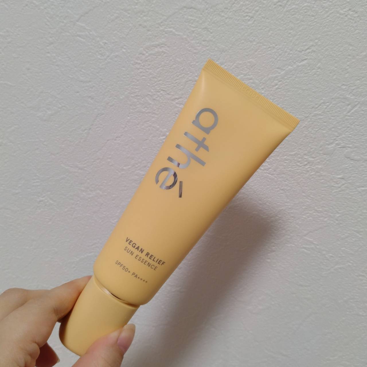 ヴィーガン リリーフ サン エッセンス /athé/日焼け止めクリームを使ったクチコミ（3枚目）