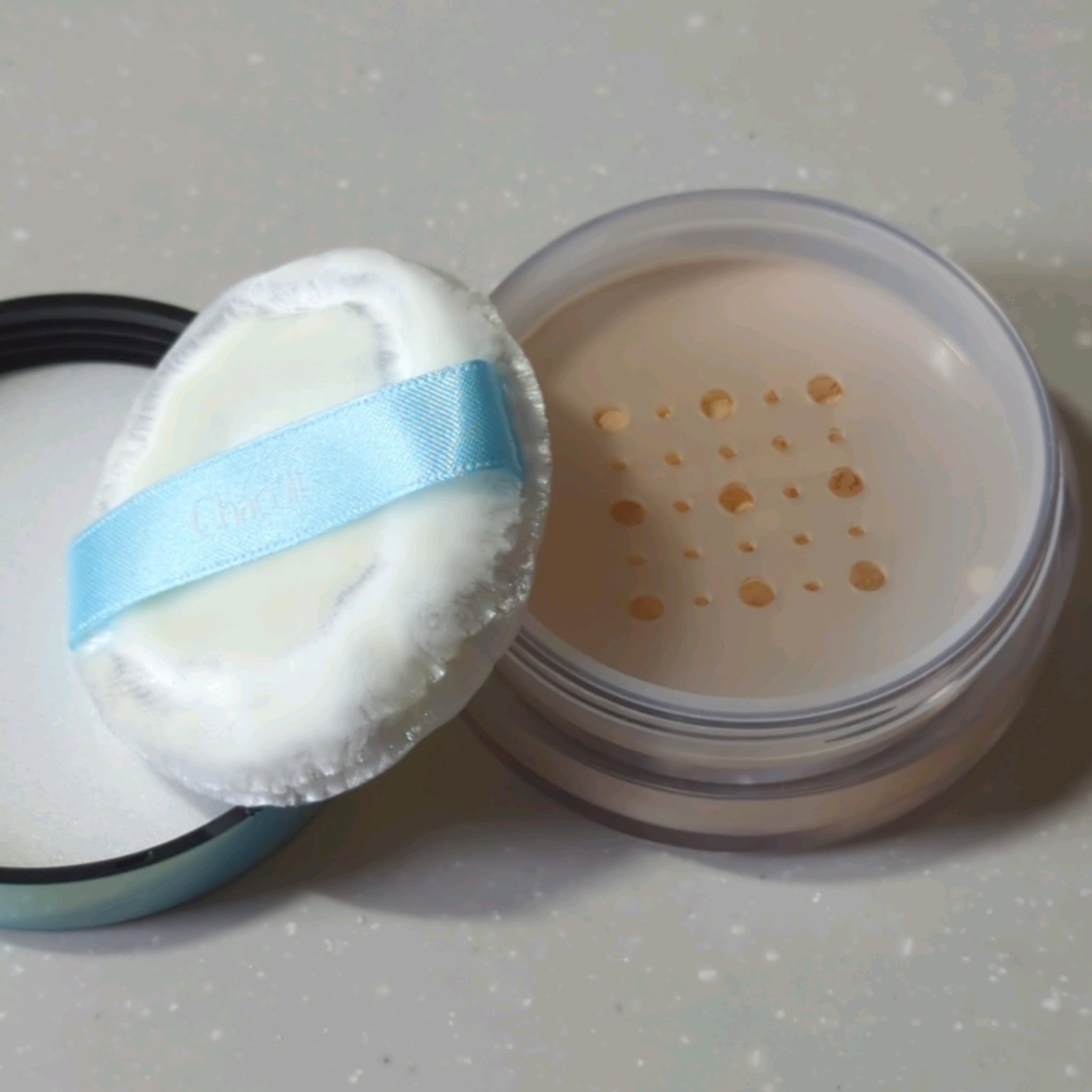 フィニッシングUVパウダー クール 765 ライトナチュラル/チャコット・コスメティクス/ルースパウダーを使ったクチコミ（3枚目）