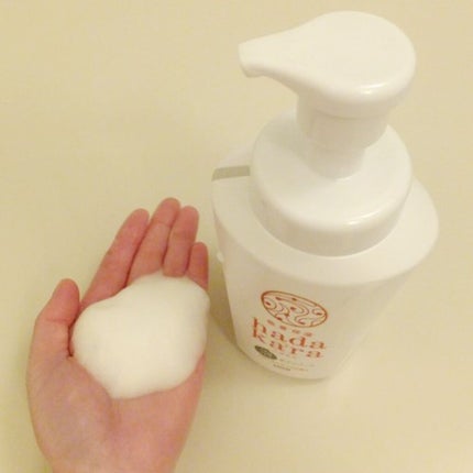 hadakara ボディソープ 泡で出てくるタイプ フローラルブーケの香り/hadakara/ボディソープを使ったクチコミ(2枚目)