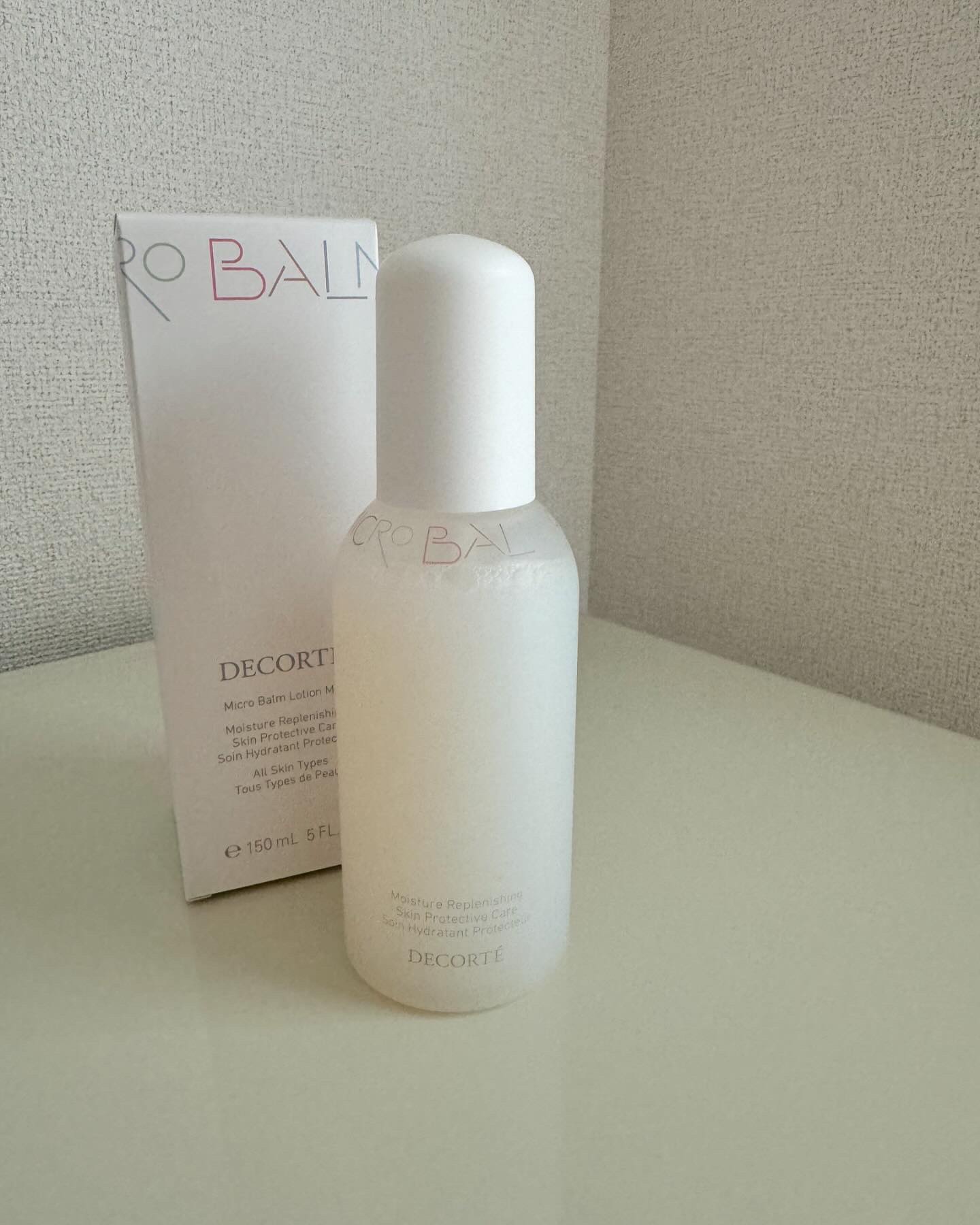 .
いつもみてくださってありがとうございます🧸
𝒴𝒶𝒾◡̈♥︎​​です🌿

2024.9.16発売
@decorte_official 
◽️薬用マイクロバームローション
高機能×低刺激の薬用化粧液。
「水分によるみずみずしい潤い