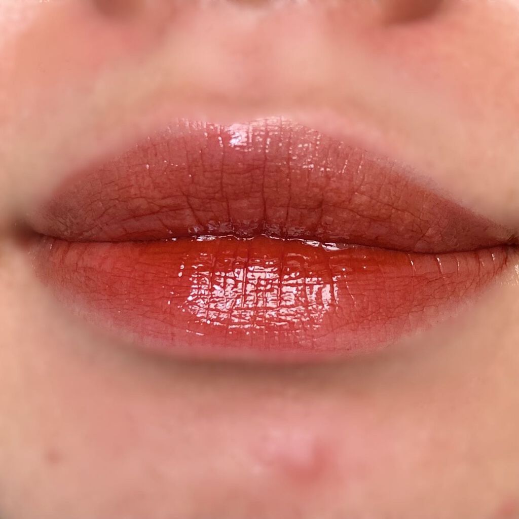 グラスティングウォーターティント 04 ビンテージ オーシャン/rom&nd/リップティントを使ったクチコミ（3枚目）