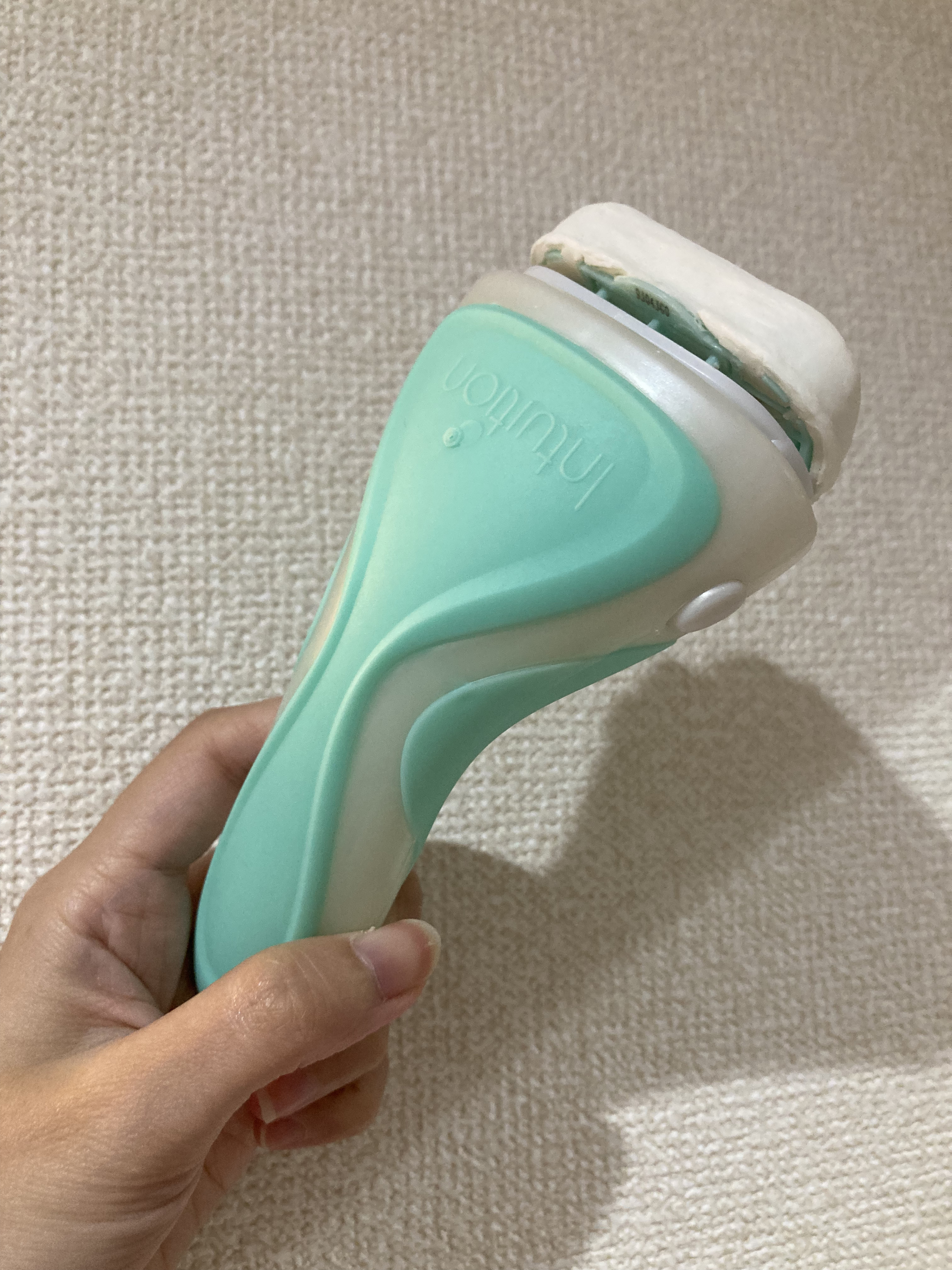 イントゥイション 敏感肌用 ホルダー （刃付き）＋替刃１コ 通常デザイン/イントゥイション/シェーバーを使ったクチコミ（1枚目）