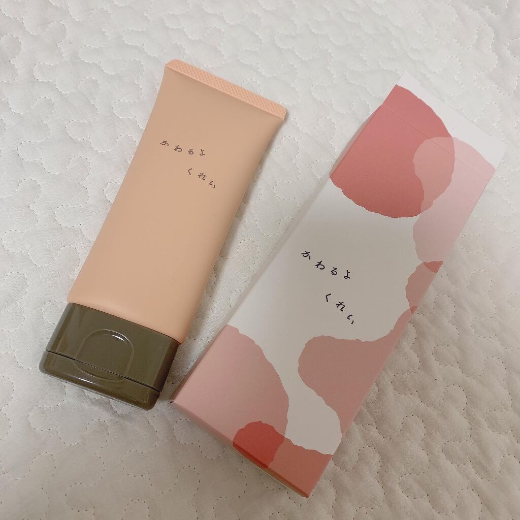 ·

かわるよくれい

珍しい赤色の洗顔料
こっくりした少し硬めのテクスチャーだけど
伸ばしにくいとかもなかった🤍´-

泡立たない洗顔料だから
肌摩擦もないし良き🙆‍♀️
クレイ洗顔なのに、つっぱり感が
ないのも嬉しい𓇼.｡.:*･