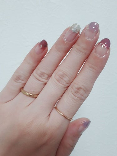 ひさびさネイル💅

ミラーネイルに挑戦しました🎶

グラデーションにしたかったけど下手すぎたっ