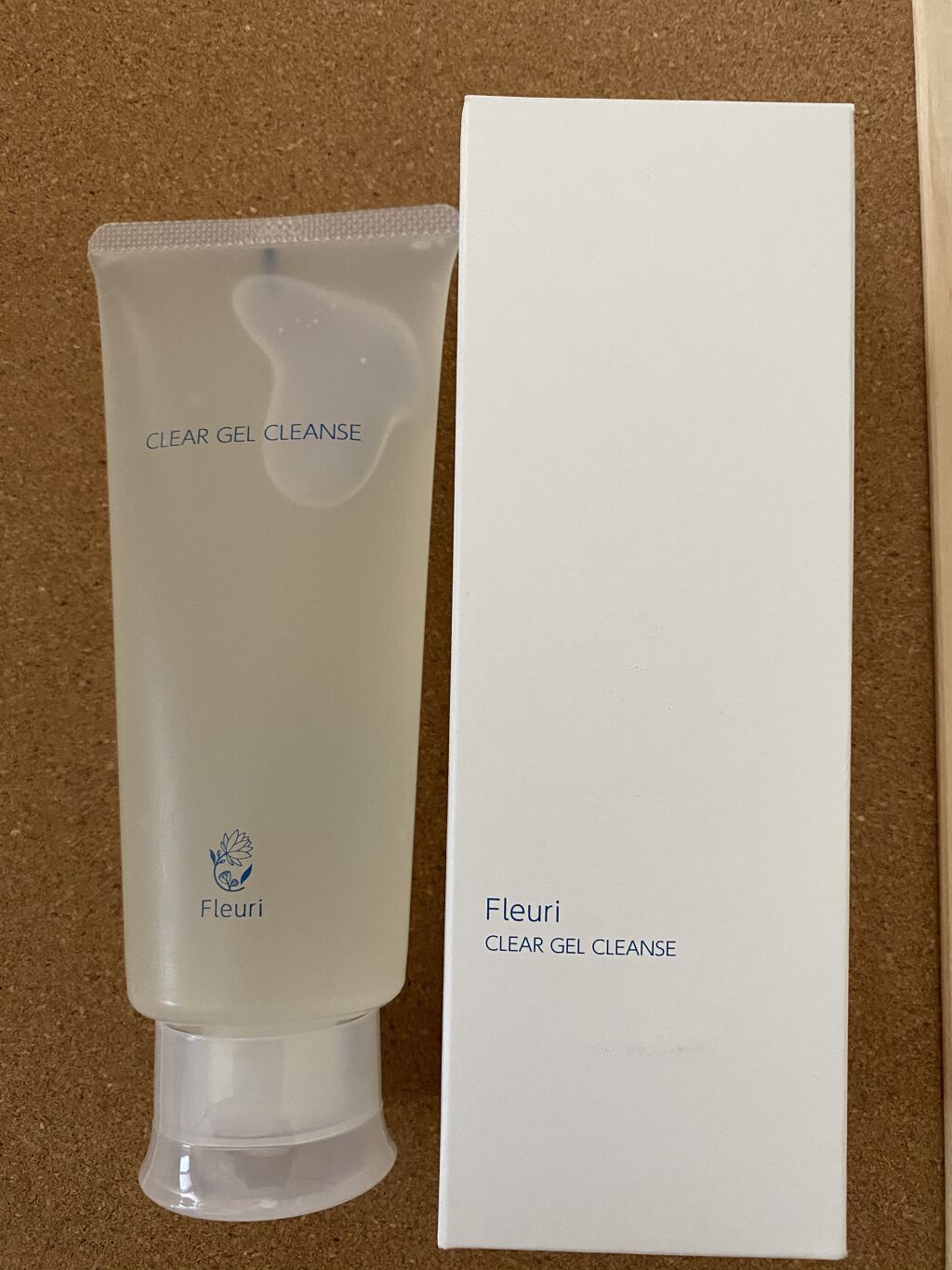 人気を誇る フルリ Fleuri クリアジェルクレンズ150ml3本セット