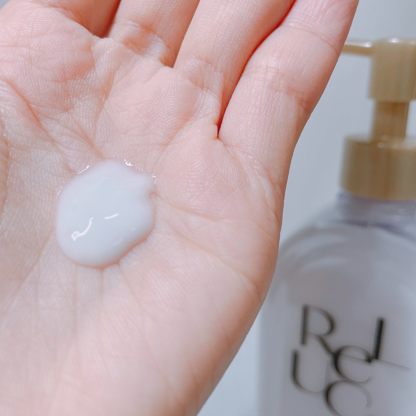 リルーチェスキンミルクローションプリズムリリー/コスメテックスローランド/ボディローションを使ったクチコミ(4枚目)