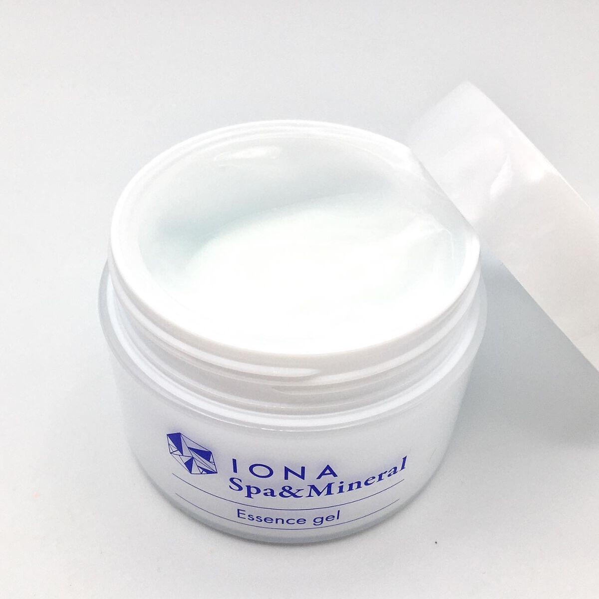 エッセンス ジェル/イオナ スパ＆ミネラル/オールインワン化粧品を使ったクチコミ（2枚目）