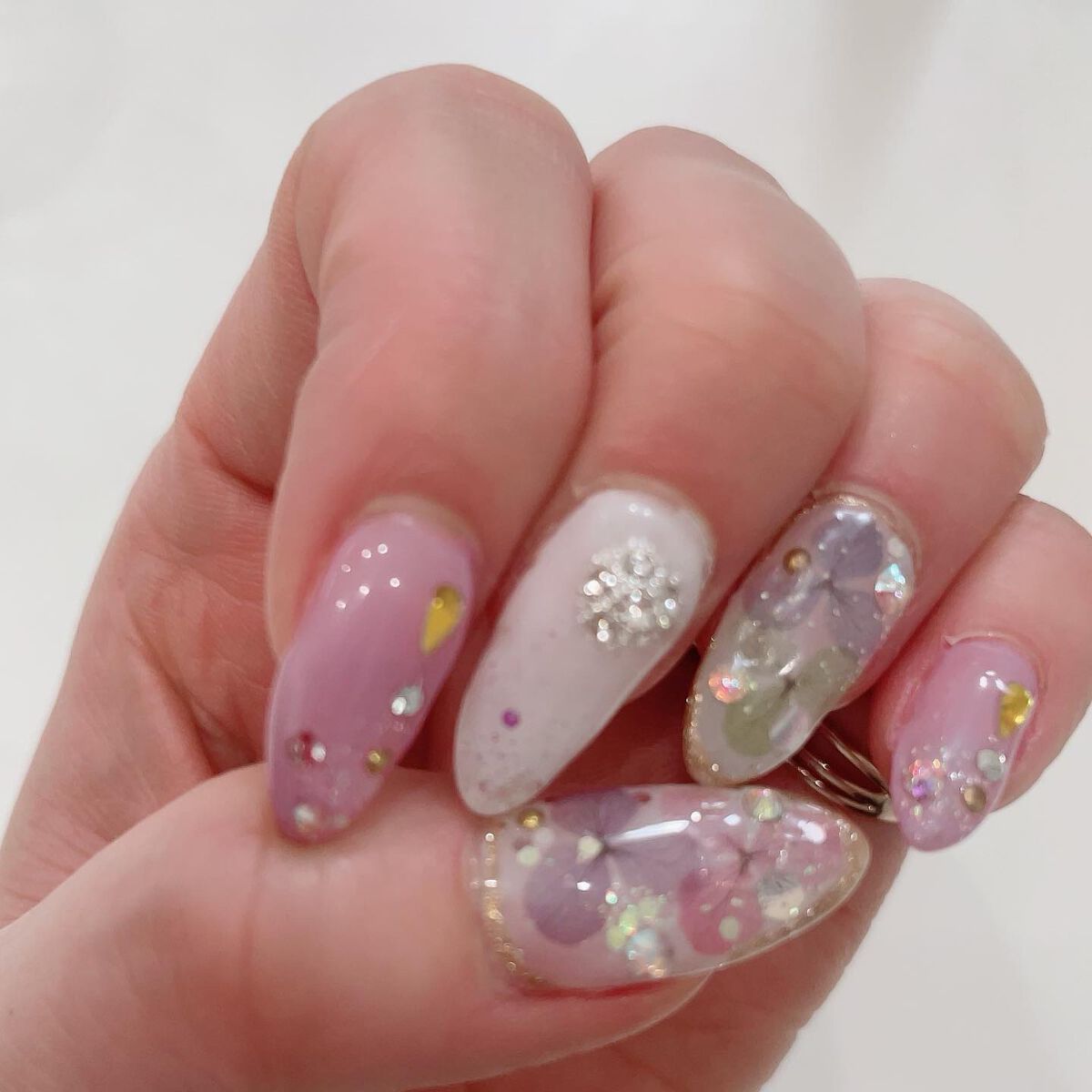 ちぃ on LIPS 「土曜にネイルチェンジ✨紫陽花を意識してみた♫土曜の午前は、エア..」(1枚目)