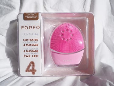 【FOREO】LUNA4plus

洗顔ブラシはFOREOがすごい♡

スウェーデン発のスマート美顔器のFOREO！
柔らかいシリコンで清潔感保ち、1台でマルチ使い✨
◆洗顔
◆マイクロカレント
◆LE