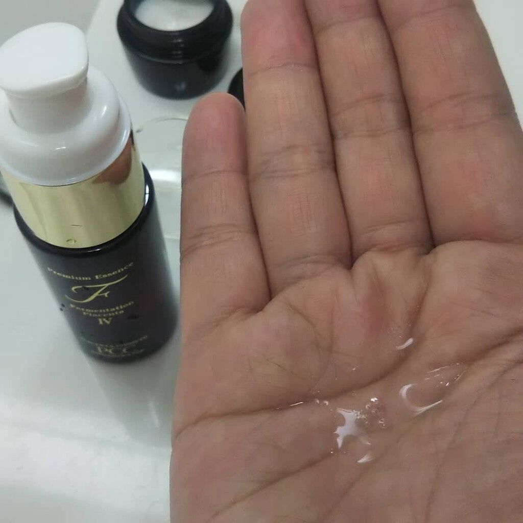 PCCプレミアムエッセンスFIV/PCCアンチエイジングブランド/美容液を使ったクチコミ(2枚目)