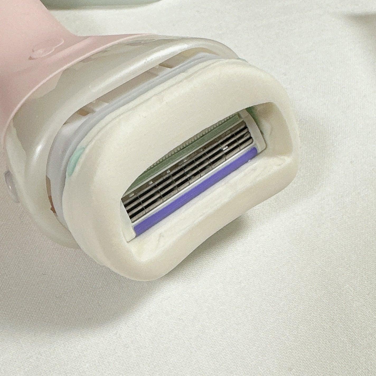 イントゥイション しっとり肌 ホルダー (刃付き+替刃1コ)/イントゥイション/シェーバーを使ったクチコミ(10枚目)