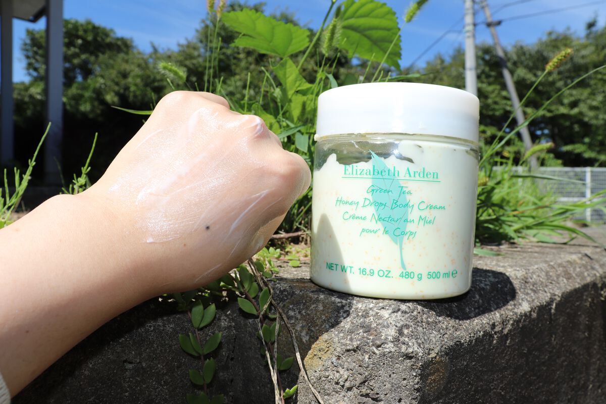グリーンティー ハニードロップス ボディクリーム/エリザベス アーデン(海外)/ボディクリームを使ったクチコミ(3枚目)