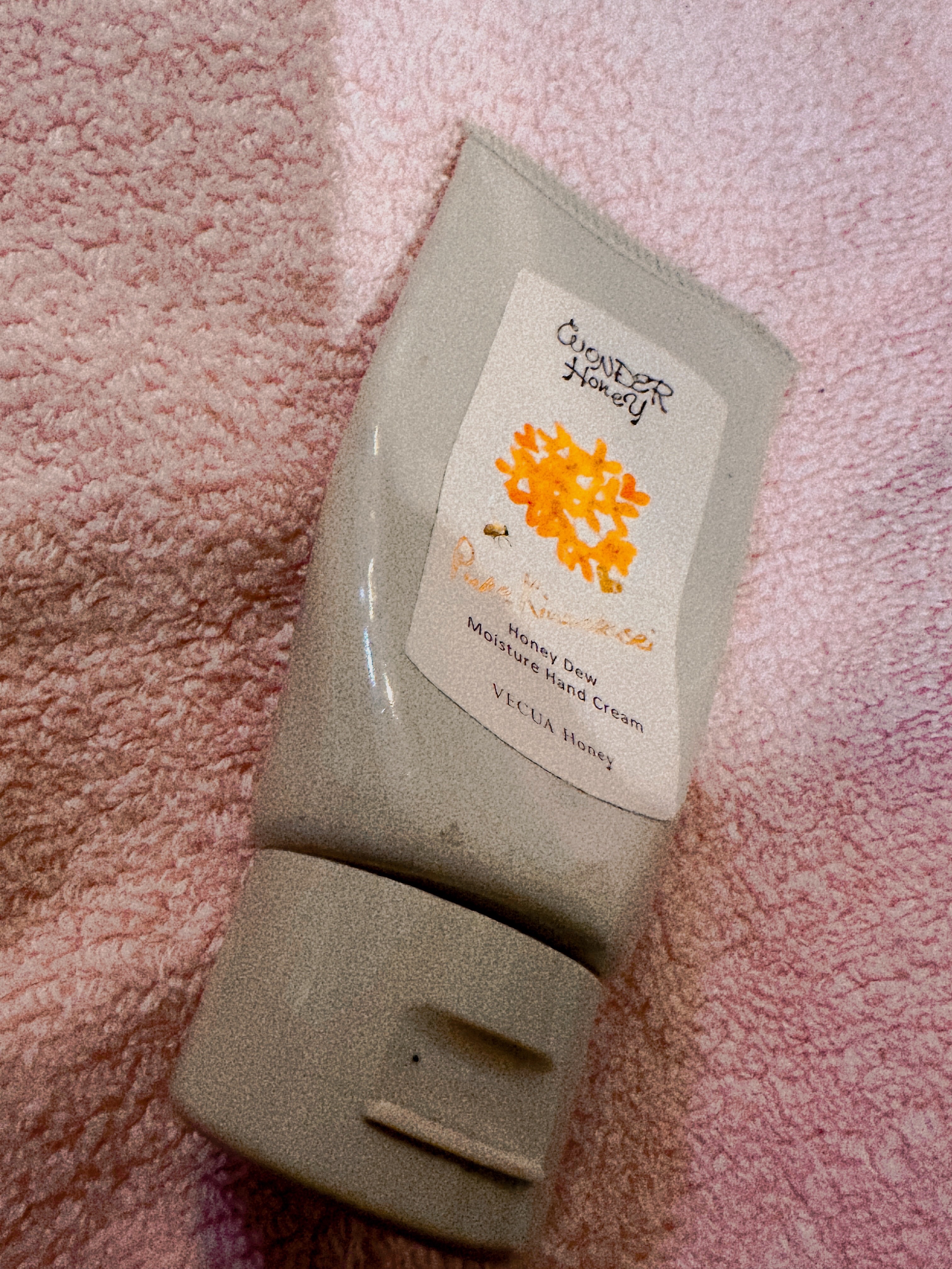 ワンダーハニー とろとろハンドクリーム ピュアキンモクセイ/VECUA Honey/ハンドクリームを使ったクチコミ（1枚目）