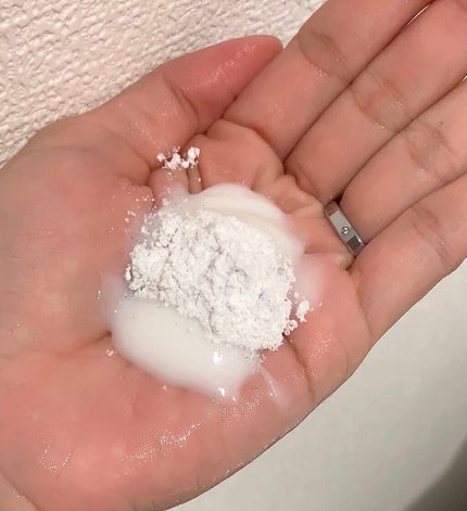 H2 ONEST 水素パウダーのクチコミ「⭐️水素パウダー⭐️
H2 ONEST
同じシリーズのトリートメントに混ぜて使う水.....」(2枚目)