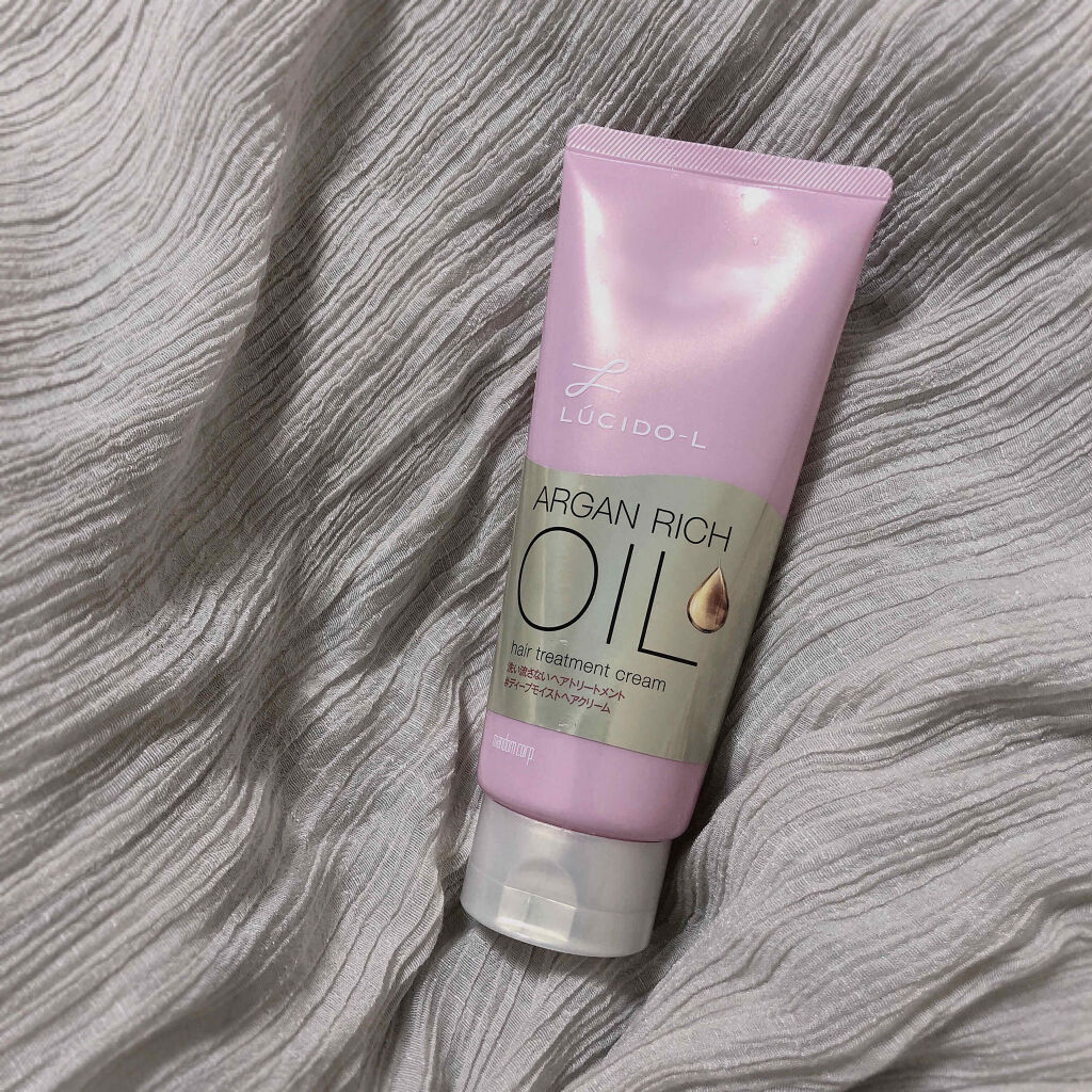 ＊ルシードエル
＊ディープモイストヘアクリーム
香りはいいけどリピなしアイテム🥺


オイルが大人気で迷ったのですが
クリームの方がパサつきを抑えてくれるかなと思いこちらにしました

まずは私の髪質
髪の太さ、硬さともに標準くらいですが

