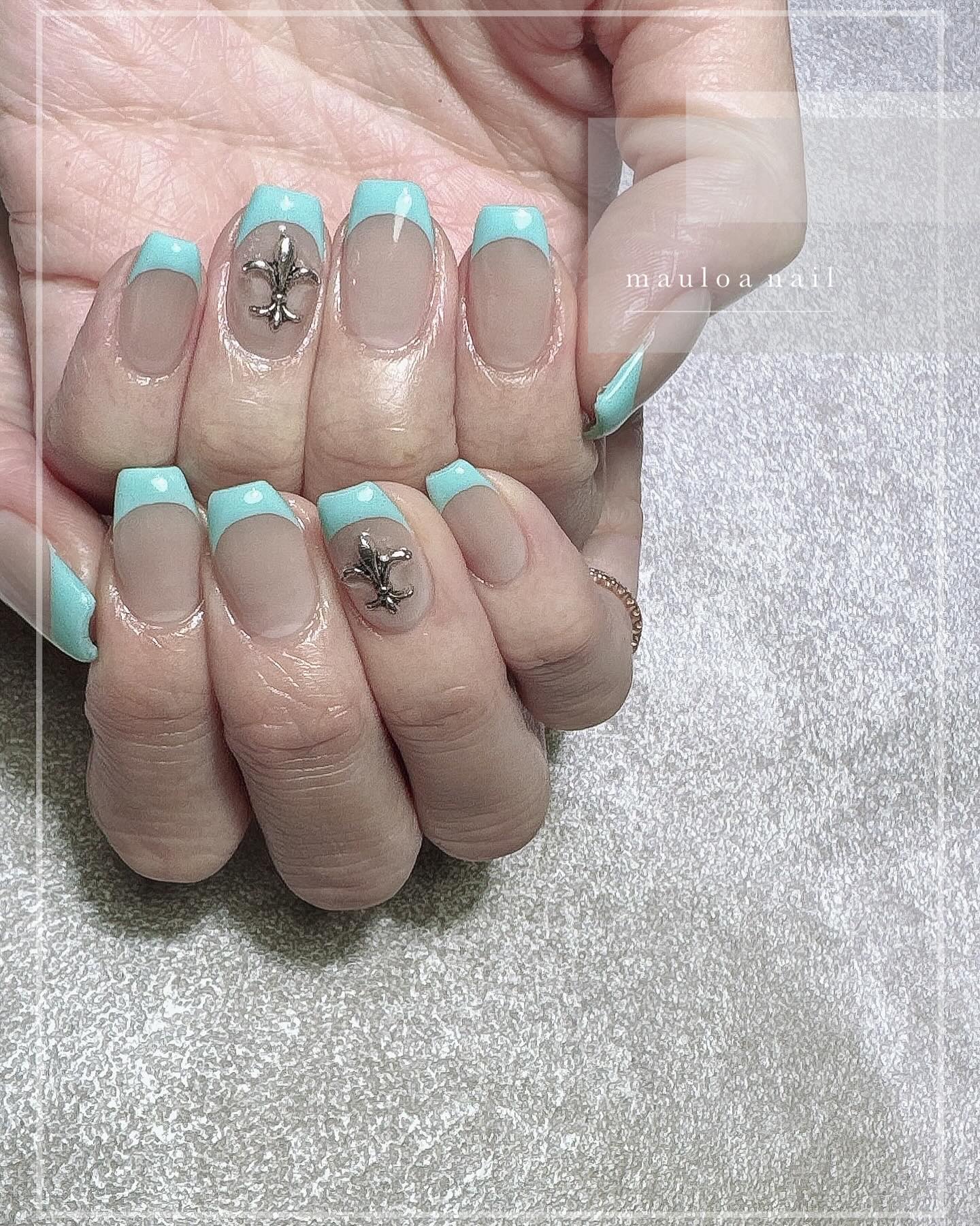 #ネイル,#スワロネイル,#アートネイル,#ミラーアートネイル,#白フレンチネイル,#夏ネイル,#クロムハーツネイル,#オータムネイル,#ジュエリーネイル,#ミラーネイル,#手書きアートネイル,#春ネイル,#綺麗めネイル,#夏ネイル,#天王寺ネイル,#クロムハーツネイルのネイルデザイン