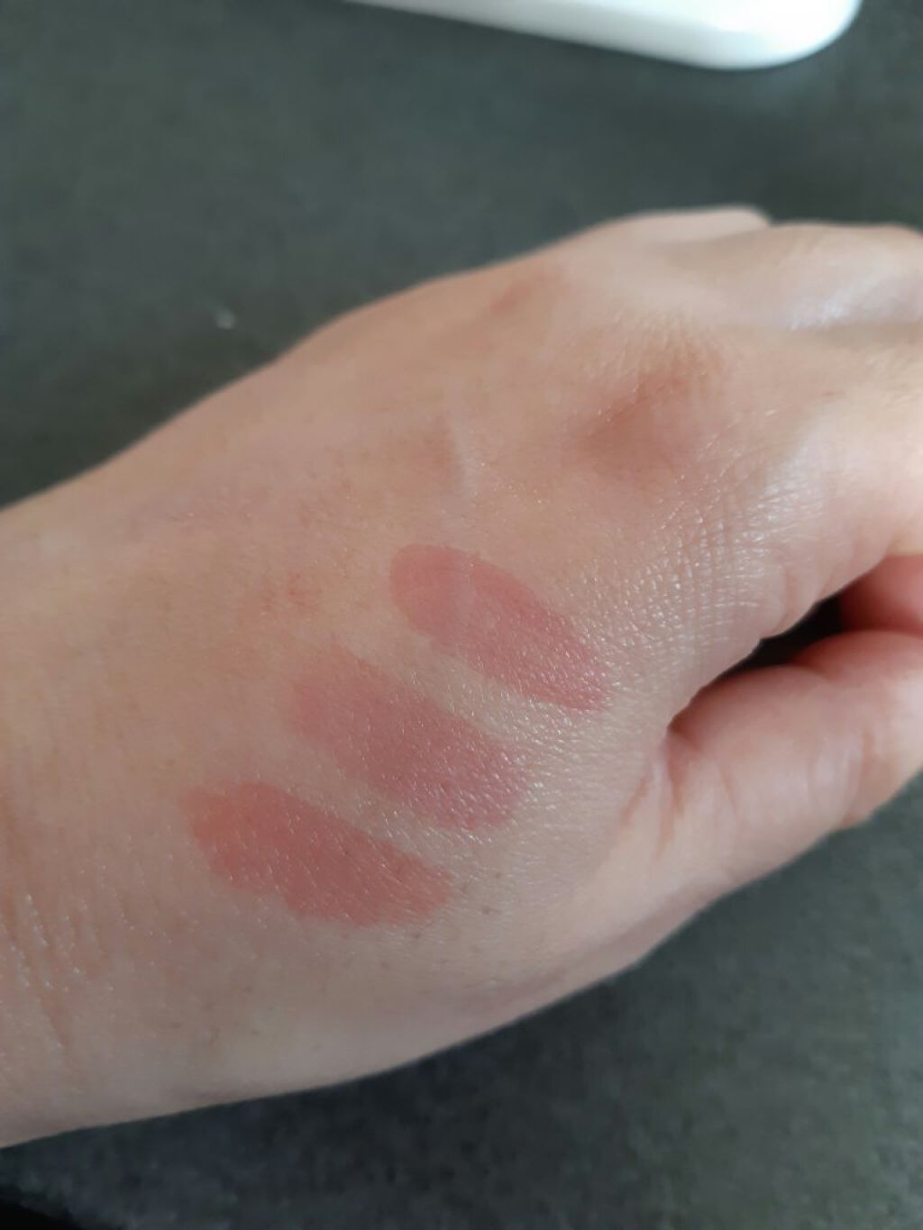 ジューシーラスティングティント/rom&nd/リップティントを使ったクチコミ（3枚目）