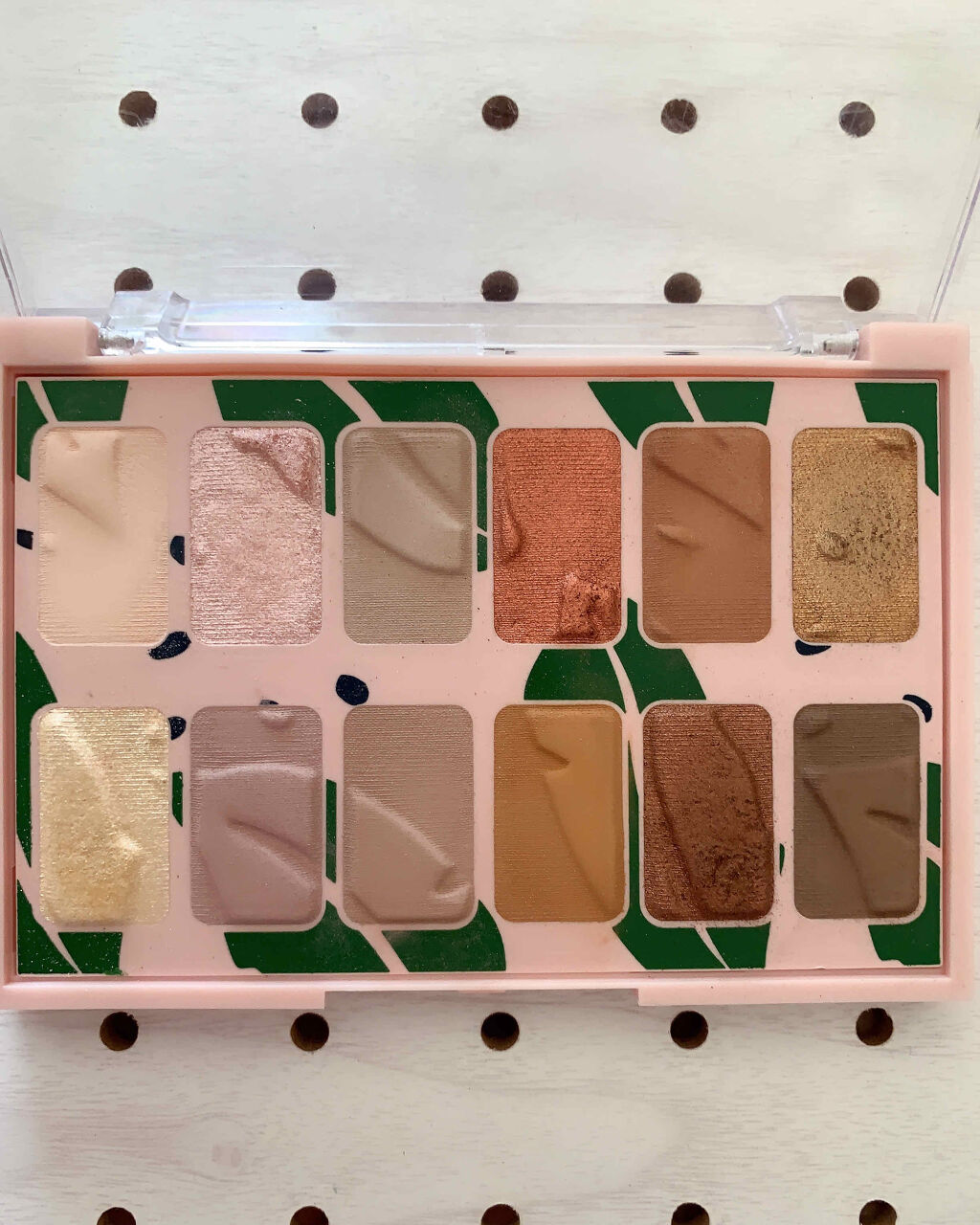 THE BODY SHOP アイシャドウパレット オウンユアナチュラルズのクチコミ「⭐️今日のメイク⭐️

キリっと見せたい日のメイク。


THE BODY SHOPの普段あま.....」（3枚目）