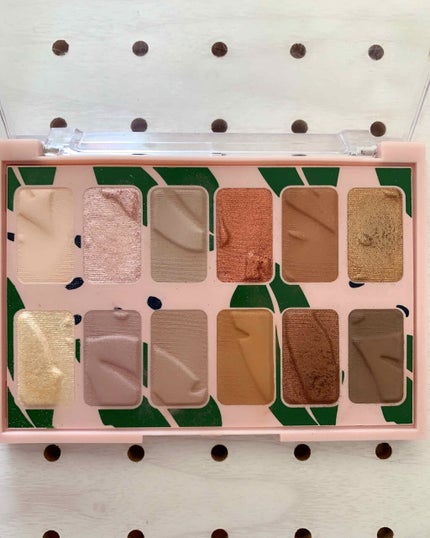 THE BODY SHOP アイシャドウパレット オウンユアナチュラルズのクチコミ「⭐️今日のメイク⭐️
キリっと見せたい日のメイク。
THE BODY SHOPの普段あま.....」(3枚目)