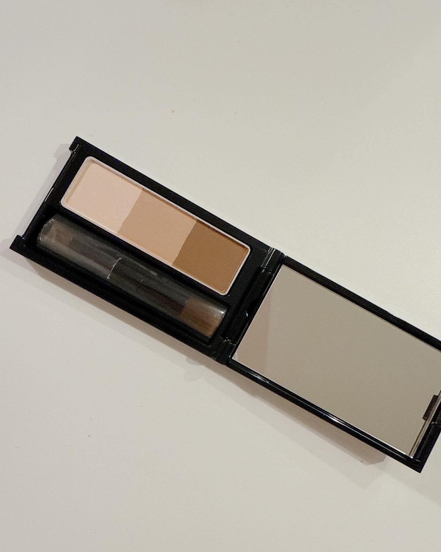 ケイト デザイニングアイブロウ3D/KATE/パウダーアイブロウを使ったクチコミ(2枚目)